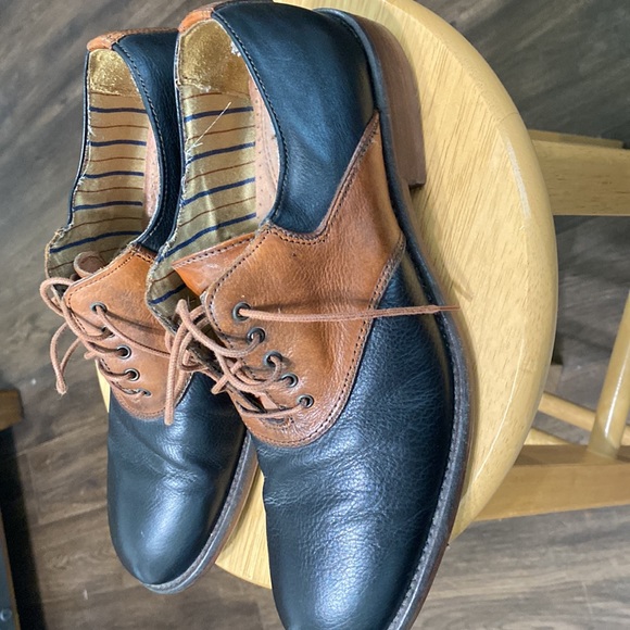 Men, nine wing tip, oxford shoes, Johnson and Murphy two-tone, black and brown - Picture 5 of 5